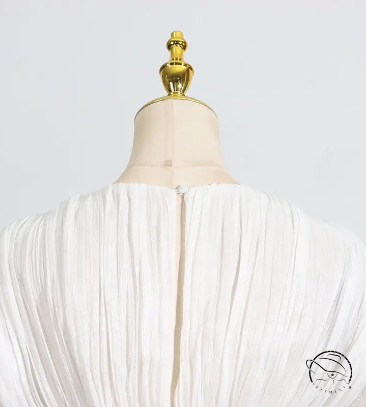 Langry fashion white pleated ruffled short dress with gold zipper and headpiece