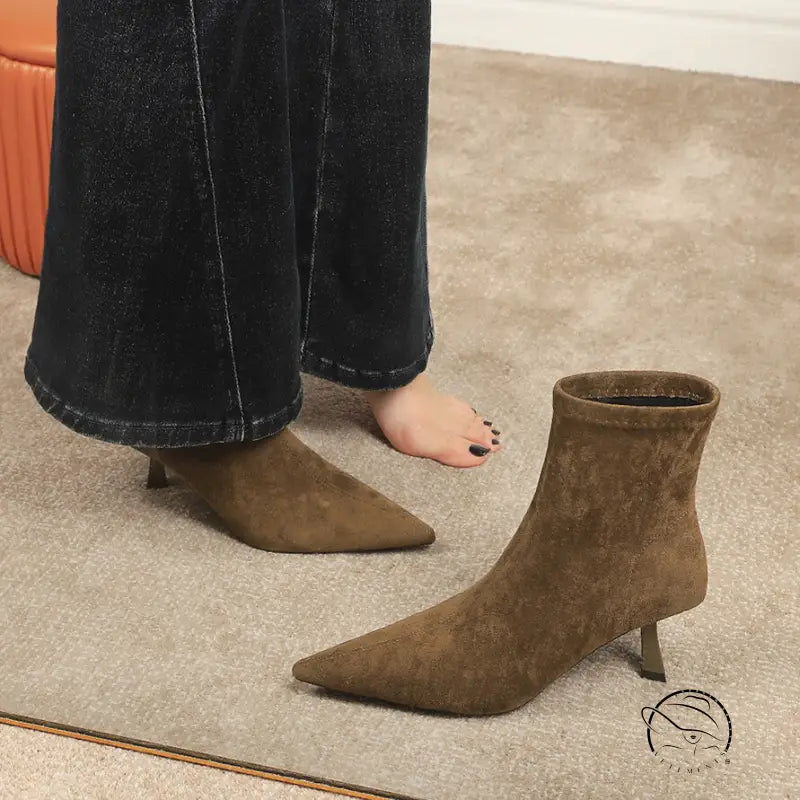 Brown suede langry fashion ankle boots with pointed toes and low heels