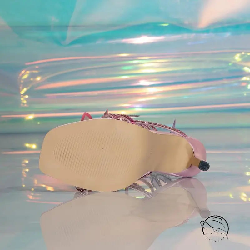 Cream-colored silicone wristband with pink braided cord in Langry fashion