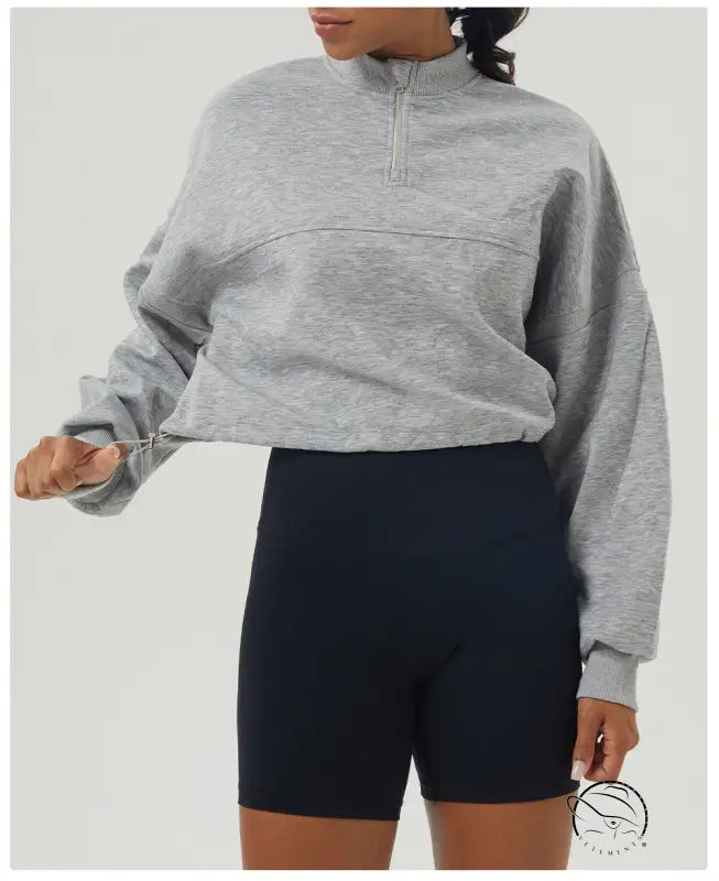 Gray autumn winter thickened quarter-zip sweatshirt with black biker shorts