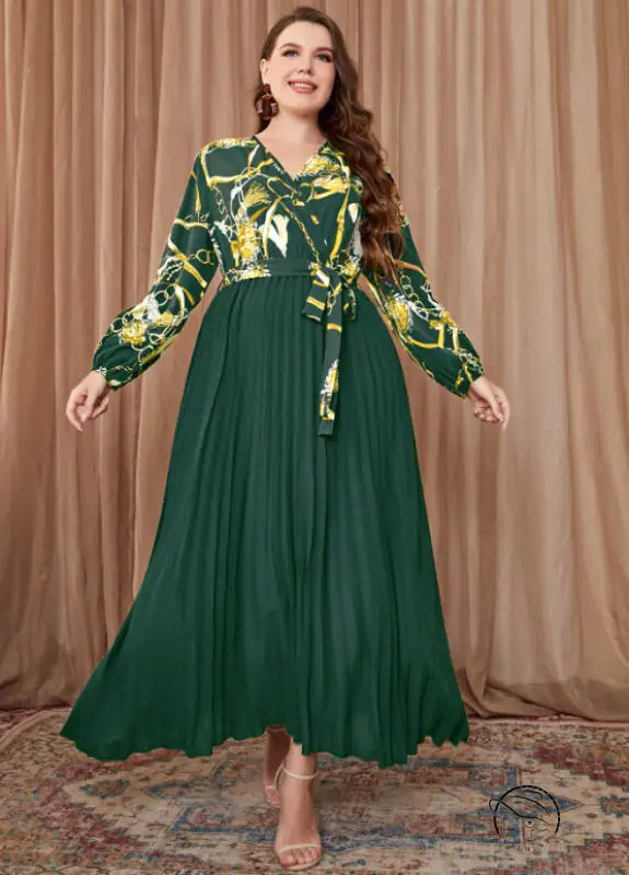 Elegant green patterned long-sleeved beautiful evening dress